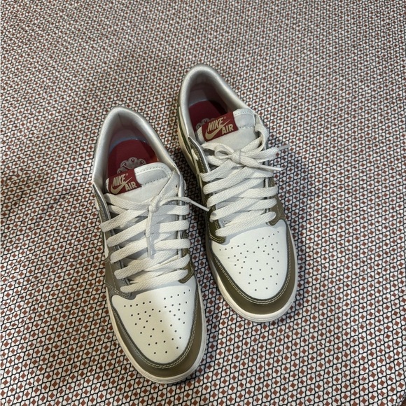 NIKE AIR JORDANS 1 Retro Low OG New Year 2024 6Y 7.5W - Picture 9 of 9